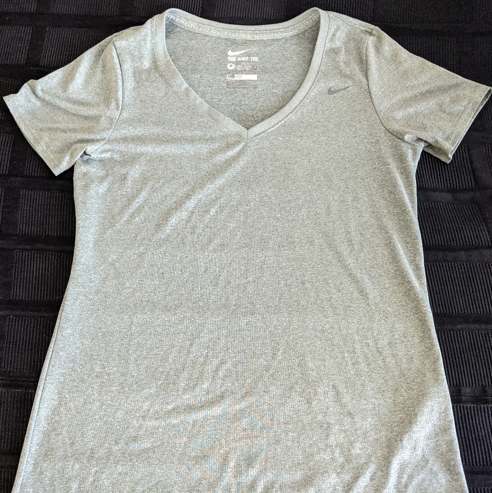 Athletic Nike tee l, Dri-fit, Med.